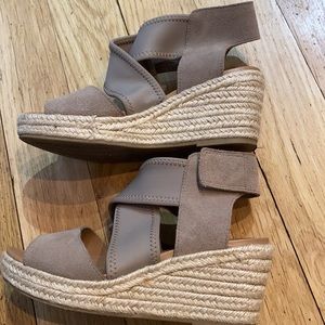 MODA SPANA espadrilles size 6.5US. Velcro closure